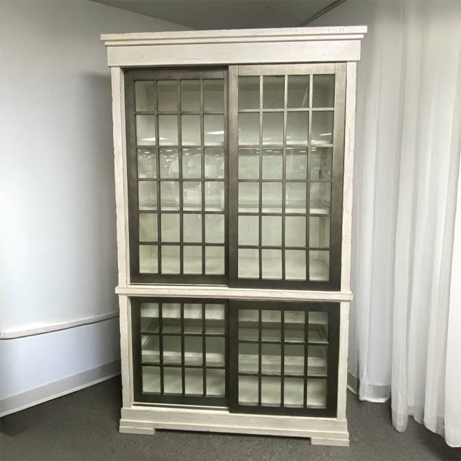 China Cabinet 734