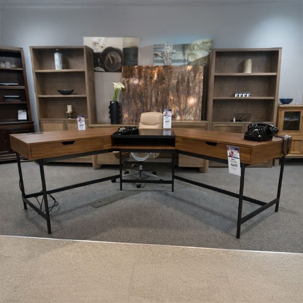 Desk 221