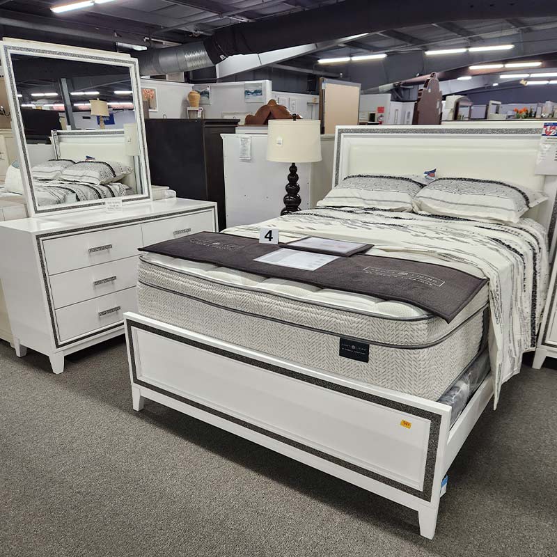 5pc Queen Bedroom Set 377 - Image 2